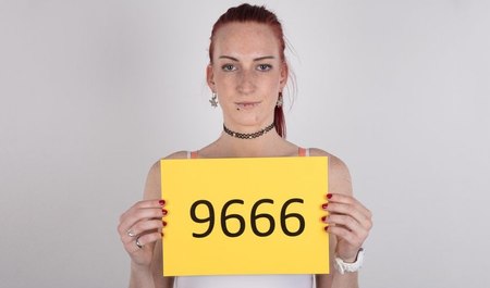 Некрасивая девушка шпилится в рот с агентом на чешском кастинге