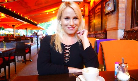 Американский мужичок дерет русскую зазнобу в анал в Будапеште