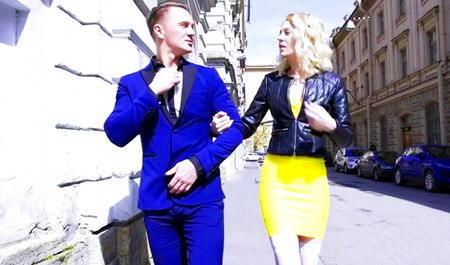 Москвичка идет домой к другу для секса, считаясь с коронавирусом