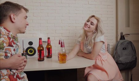 Питерская женушка сдает на водительские права и на любимую анальщицу