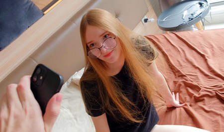 Еси свдная сестра снимается в порно, то почему бы ей не трахнуться с братцем?!