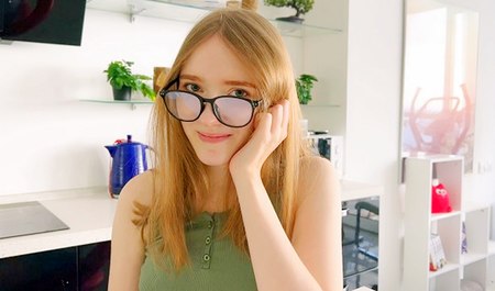 Порвался презерватив, а сестра скоро вернется...