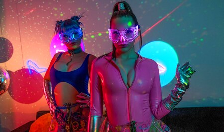 Дамам надо улететь, но придется попотеть...